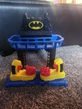 Batman Interactive Playset in Blue, Yellow & Red
